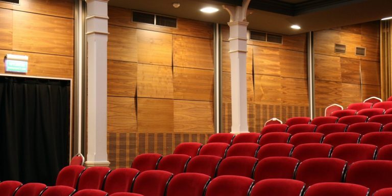 auditorium-chairs-comfortable-concert-269140
