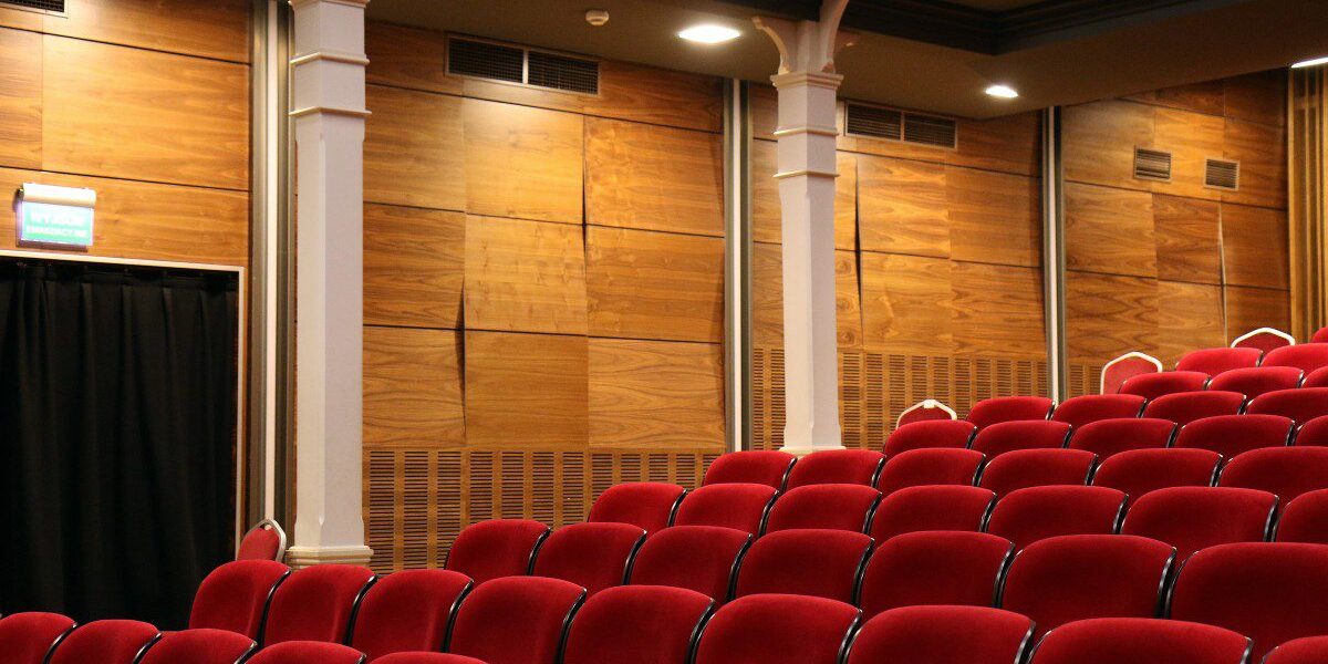 auditorium-chairs-comfortable-concert-269140